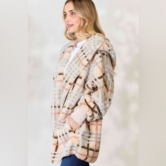 H&T Checked Faux Fur Hooded Jacket - Picture 5 of 6